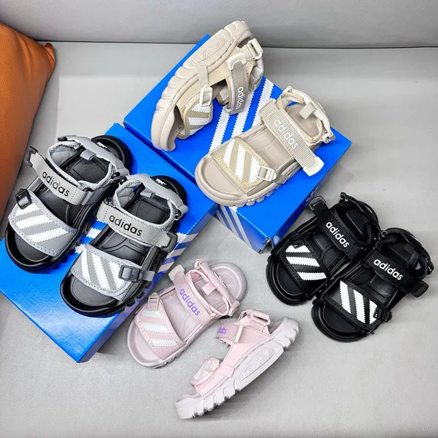 Adidas Sandales pour Enfants Noir et Blanc à Trois Rayures 6