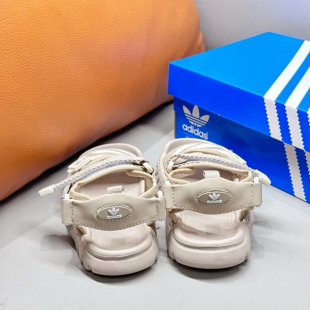 Adidas Sandales pour Enfants Noir et Blanc à Trois Rayures 9