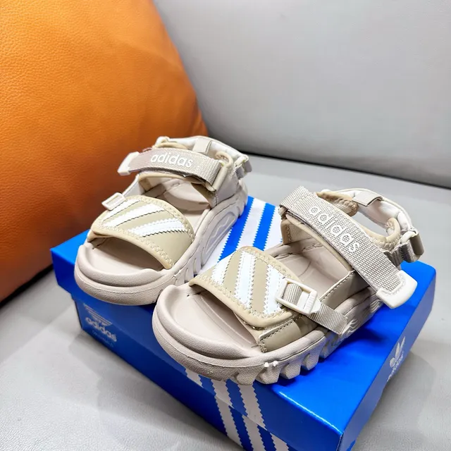 Adidas Sandales pour Enfants Noir et Blanc à Trois Rayures 13