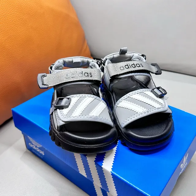 Adidas Sandales pour Enfants Noir et Blanc à Trois Rayures 24