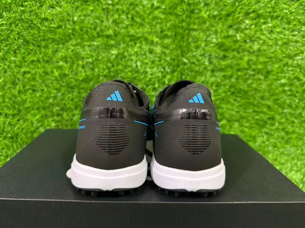 Adidas Noir Bleu Haut Synthétique Accents Graphiques Chaussures de Football Turf 2