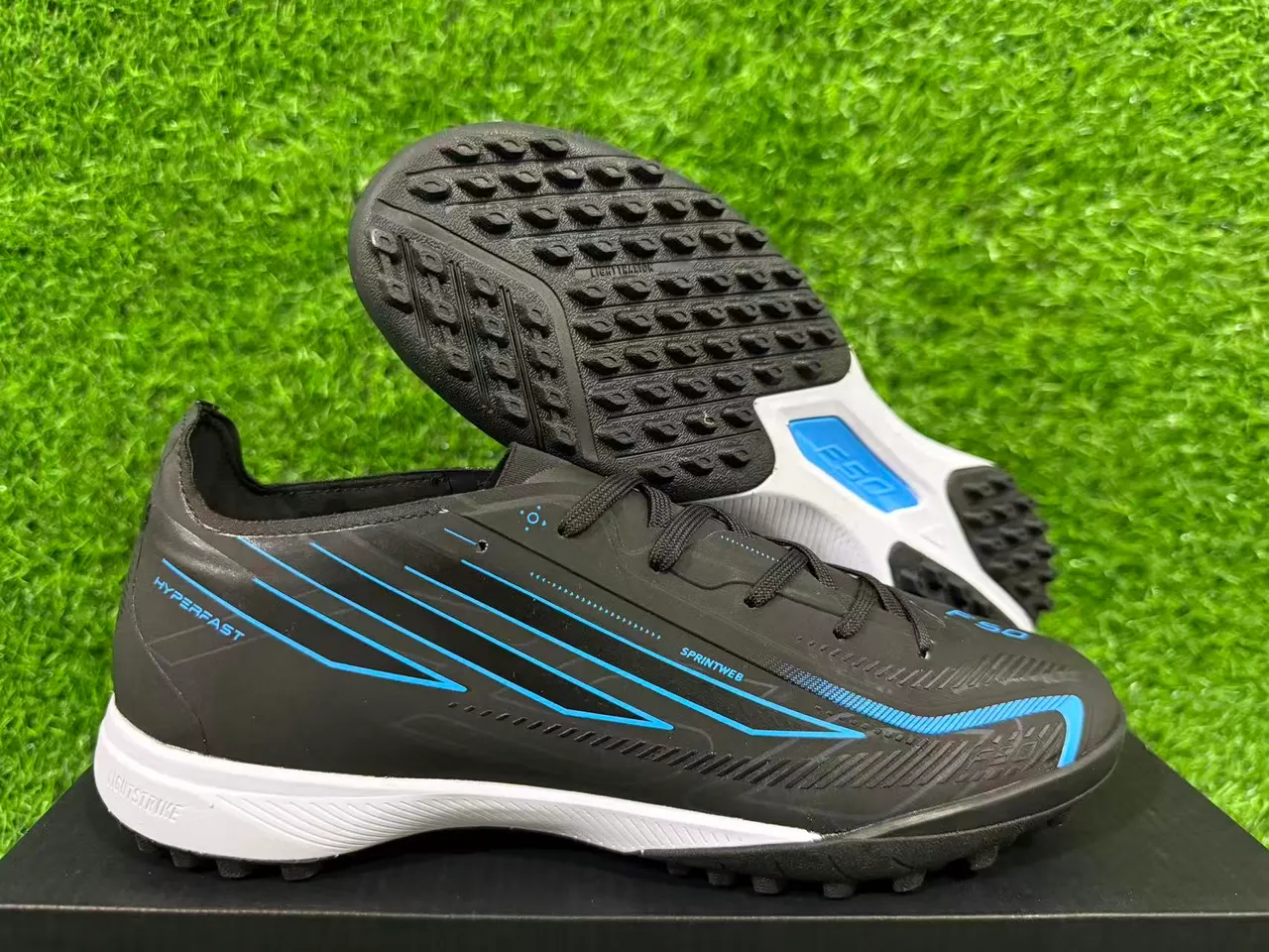 Adidas Noir Bleu Haut Synthétique Accents Graphiques Chaussures de Football Turf 5