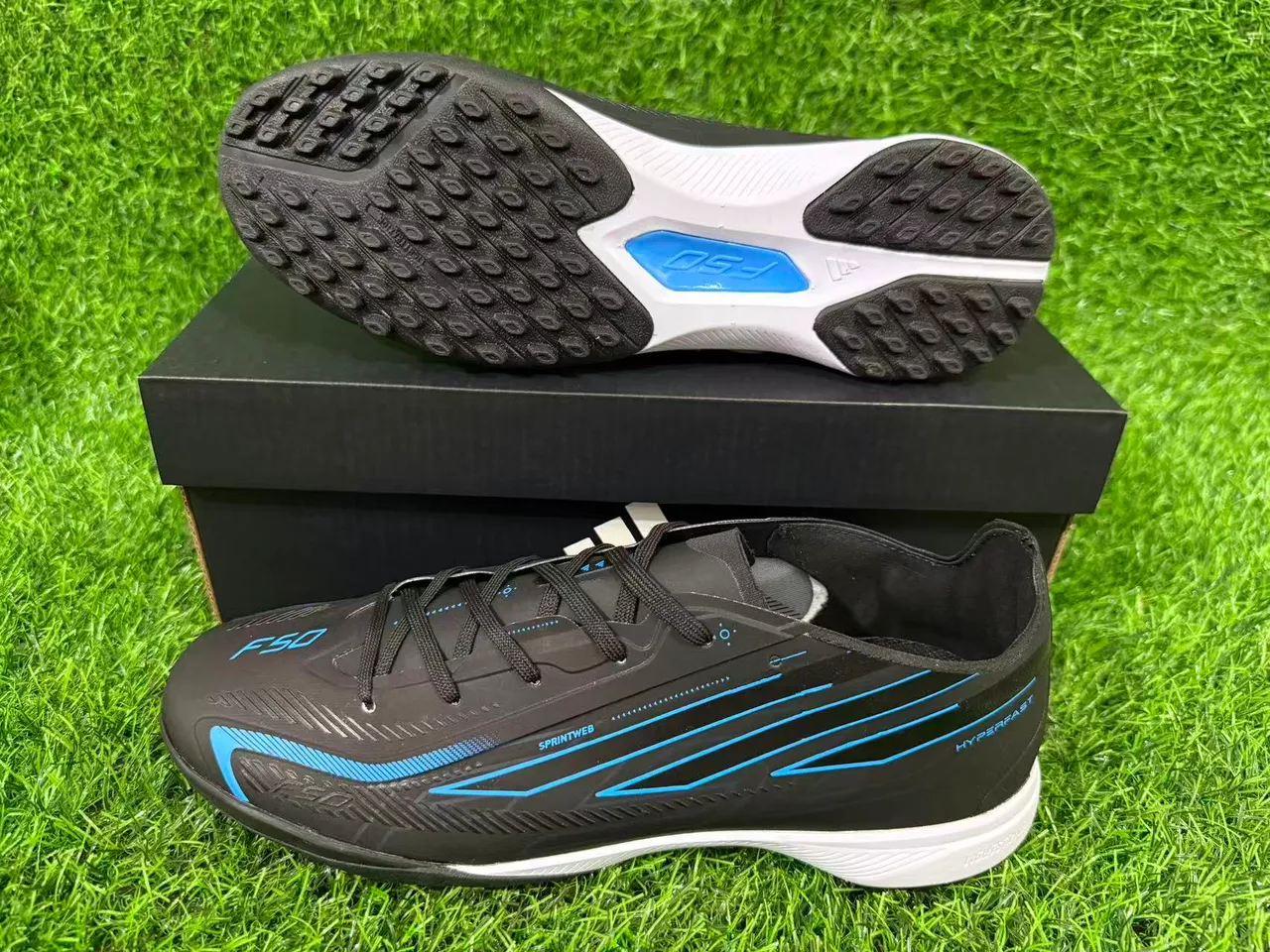 Adidas Noir Bleu Haut Synthétique Accents Graphiques Chaussures de Football Turf 10