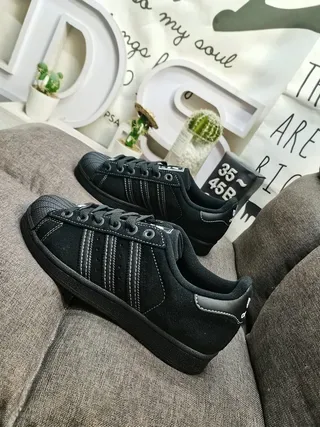 Adidas Black Low-Top Lifestyle Sneakers 7
