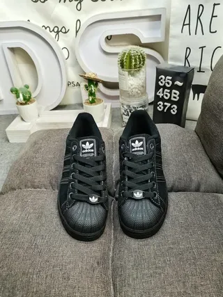 Adidas Black Low-Top Lifestyle Sneakers 10