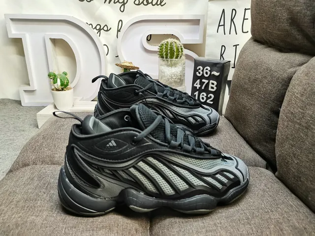 Adidas Black Monochrome Sculpted Midsole Lifestyle Sneakers 11