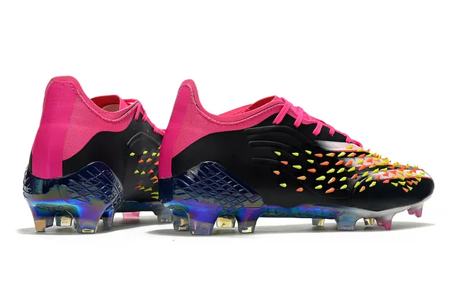 Adidas Noir Rose Bas de coupe Empeigne Asymétrique Lacets Couverture Terrain Ferme Chaussures de football 7