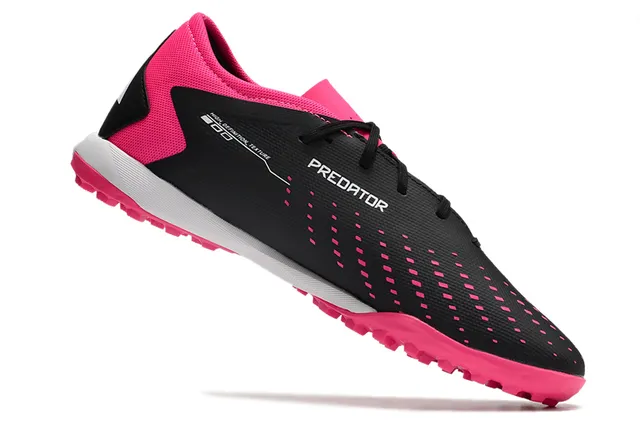 Adidas Black Pink Bas perforé synthétique supérieur terrain chaussures de football 3