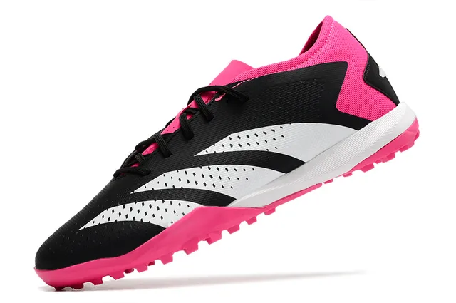Adidas Black Pink Bas perforé synthétique supérieur terrain chaussures de football 4