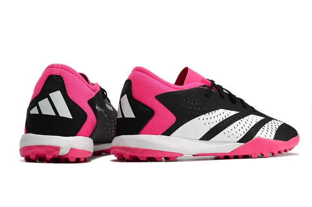 Adidas Black Pink Bas perforé synthétique supérieur terrain chaussures de football 7
