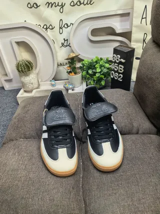 Adidas Black White Laceless Low-Top Three-Stripe Side Panel Lifestyle Sneakers 10
