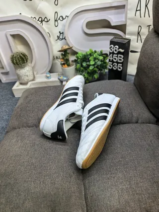Adidas Noir Blanc Sans Lacets à enfiler Matelassé Cuir Supérieur Chaussures de Football Intérieur 6