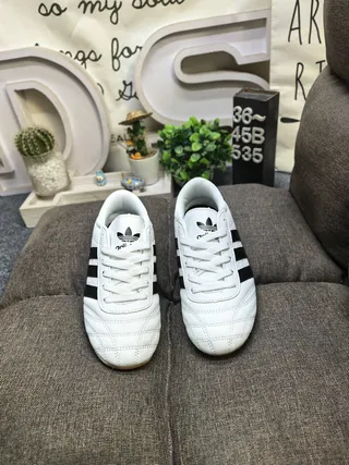 Adidas Noir Blanc Sans Lacets à enfiler Matelassé Cuir Supérieur Chaussures de Football Intérieur 10