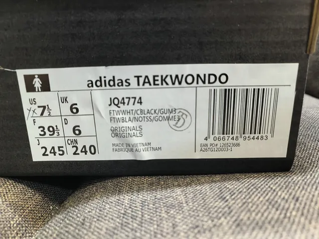 Adidas Noir Blanc Sans Lacets à enfiler Matelassé Cuir Supérieur Chaussures de Football Intérieur 22