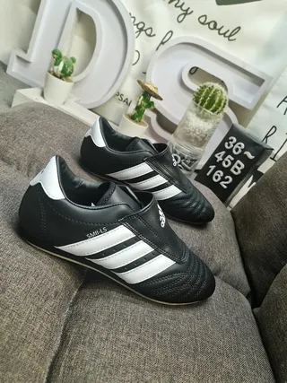 Adidas Noir et Blanc Sans Lacets Slip-On Quilté Cuir Supérieur Chaussures de Football Intérieur 9