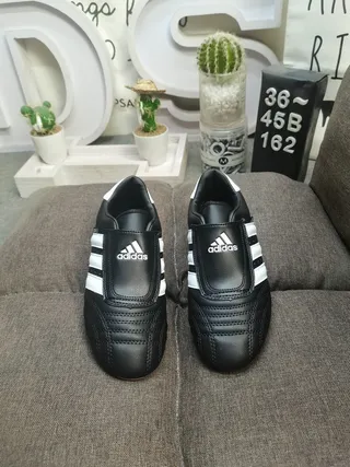 Adidas Noir et Blanc Sans Lacets Slip-On Quilté Cuir Supérieur Chaussures de Football Intérieur 10