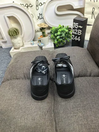 Adidas Black White Leather-Like Upper Three Stripes Mary Jane Shoes 8