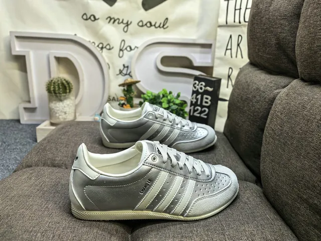 Adidas Black White Low-Top Leather Upper Lifestyle Sneakers 21