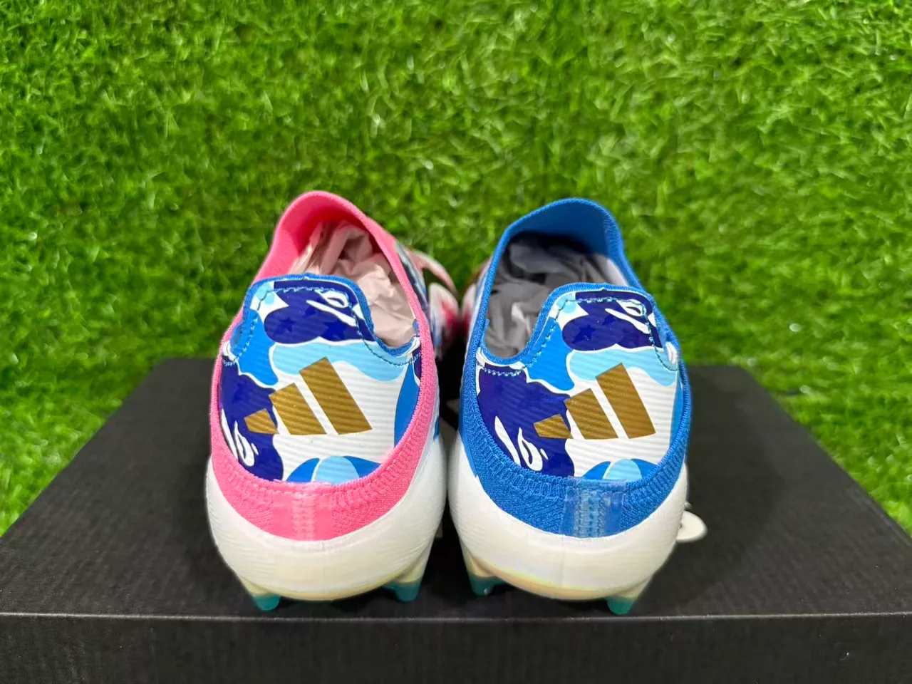 Adidas F50 মাল্টিকালার ক্যামো ফার্ম-গ্রাউন্ড সকার জুতা 11