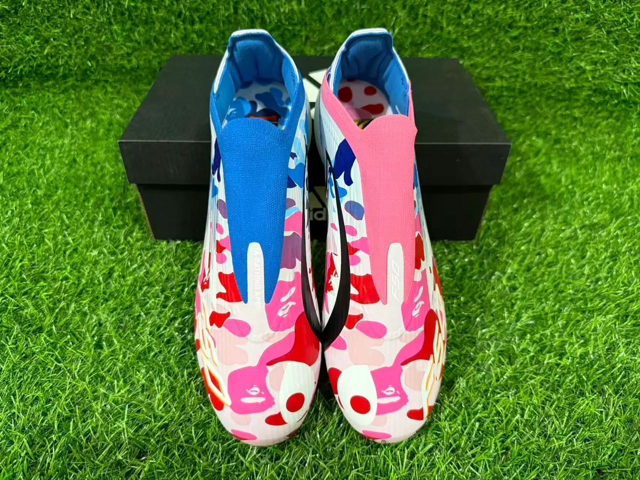 Adidas F50 মাল্টিকালার ক্যামো ফার্ম-গ্রাউন্ড সকার জুতা 12