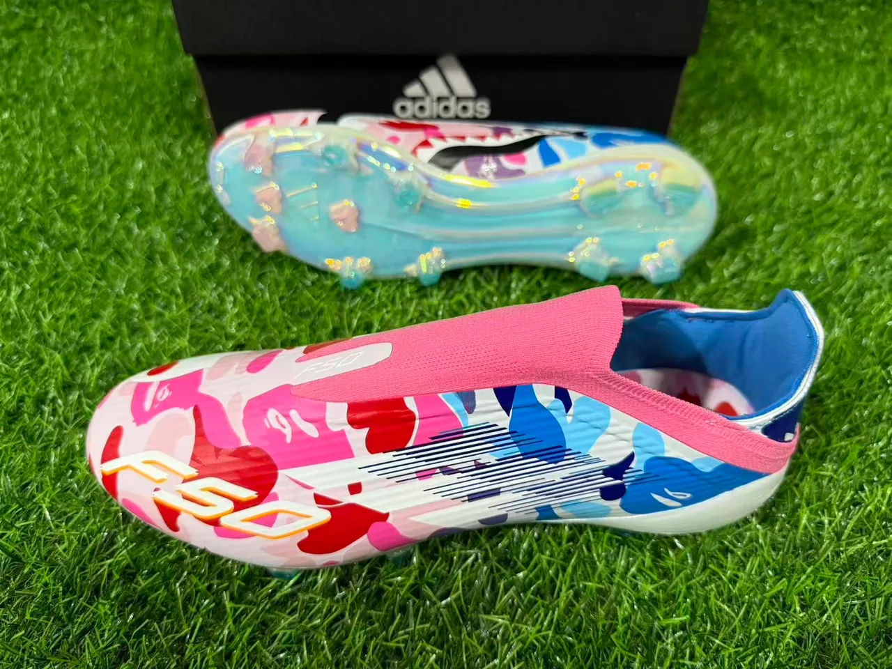 Adidas F50 মাল্টিকালার ক্যামো ফার্ম-গ্রাউন্ড সকার জুতা 13