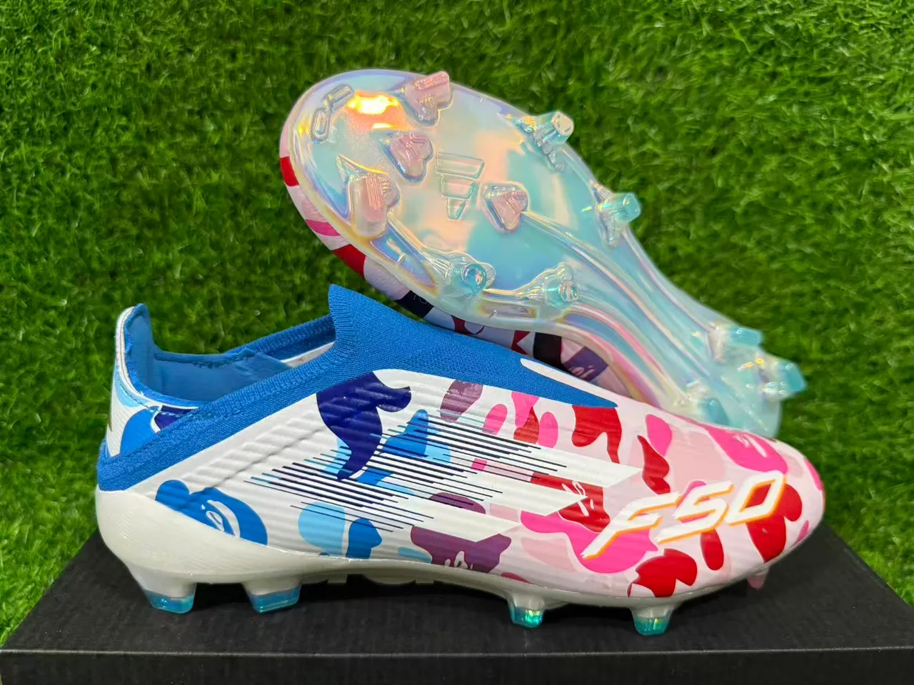 Adidas F50 মাল্টিকালার ক্যামো ফার্ম-গ্রাউন্ড সকার জুতা 16