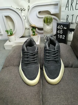 Adidas Gray Beige Low-Top Platform Sole Lifestyle Sneakers 10