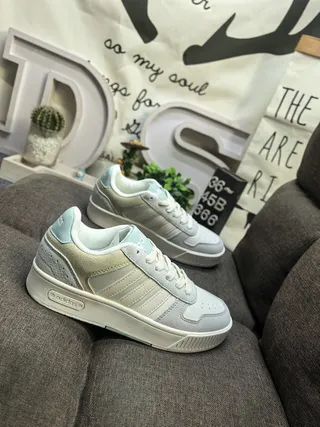 Adidas Gray Yellow Low-Top Striped Side Lifestyle Sneakers 9