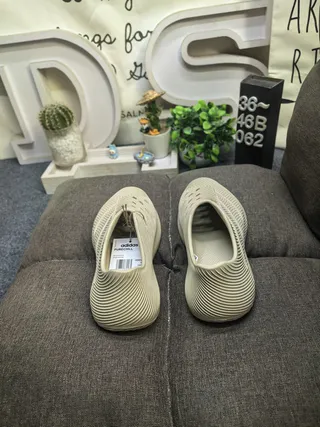 Adidas Laceless Ribbed Slip-On White Black Lifestyle Sneakers 18