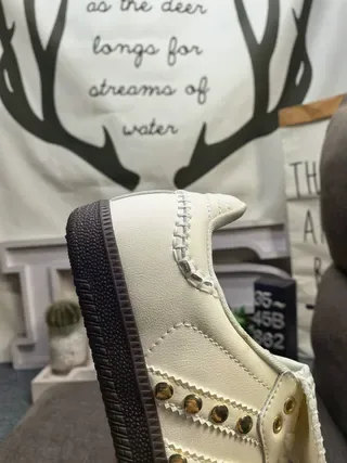 Adidas Lifestyle Sneaker Off-White Rivet-Studded Tongue Flap Sneakers 4