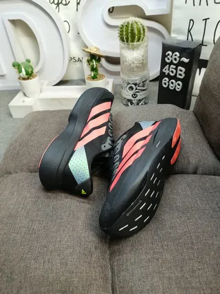 Adidas Lightstrike Pro Black Red Low-Top Mesh Upper Running Shoes 6