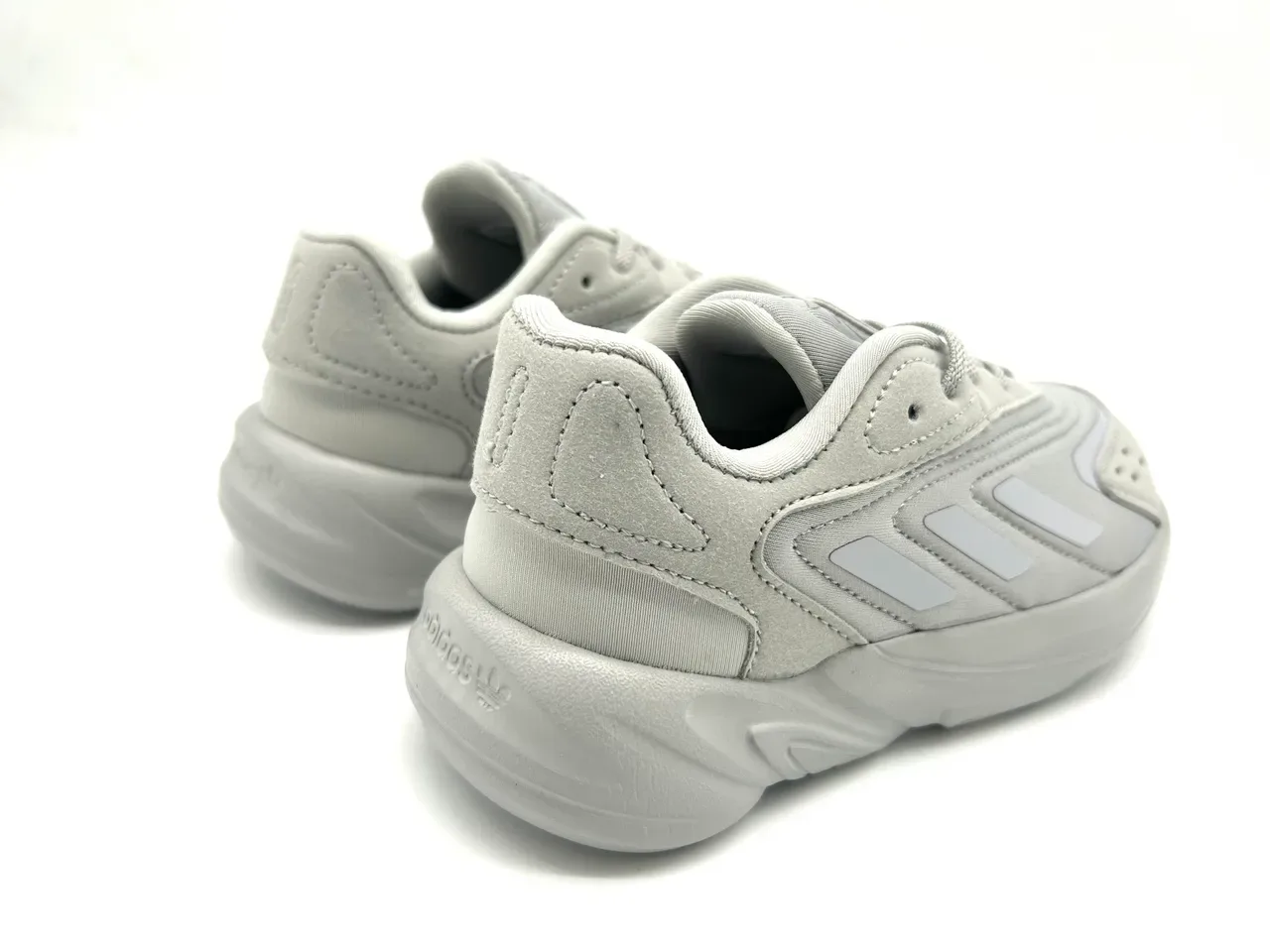 Adidas Ozelia Blue White Chunky Silhouette Sculpted Ridged Midsole Lifestyle Sneakers 9
