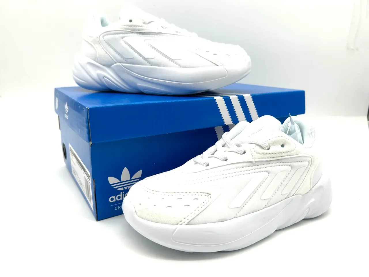 Adidas Ozelia Blue White Chunky Silhouette Sculpted Ridged Midsole Lifestyle Sneakers 15