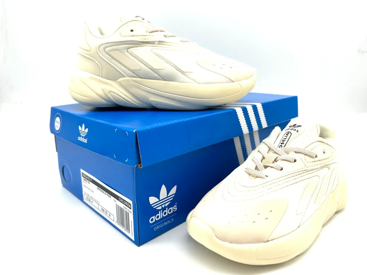 Adidas Ozelia Blue White Chunky Silhouette Sculpted Ridged Midsole Lifestyle Sneakers 17