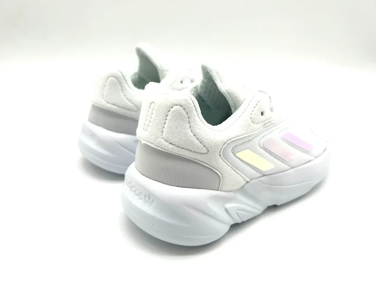 Adidas Ozelia Blue White Chunky Silhouette Sculpted Ridged Midsole Lifestyle Sneakers 22