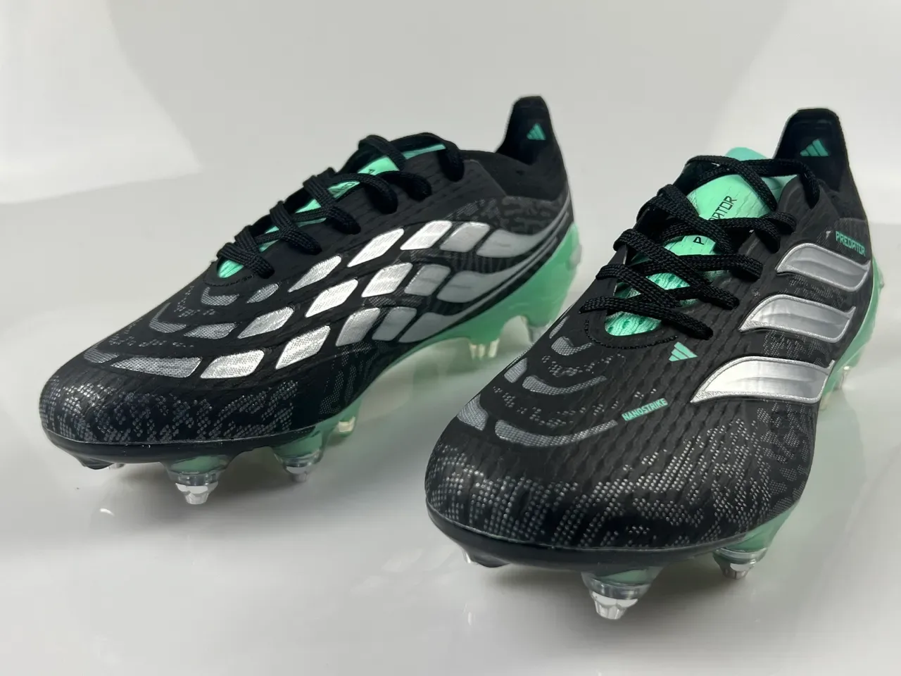 Adidas Predator Nanostrike Noir Vert Menthe Chaussures de Football Terrain Ferme 2