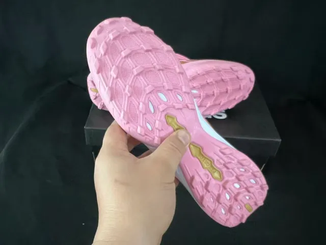 Adidas Predator Pink Gold Sin cordones Cierre de correa Panel lateral Iridiscente Blanco Turf Zapatillas de fútbol 4
