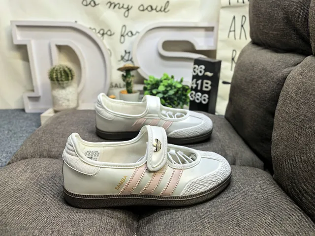 Adidas Samba Beige Bleu Sans Lacets Silhouette Trois Rayures Panneau Latéral Chaussures Mary Jane 11