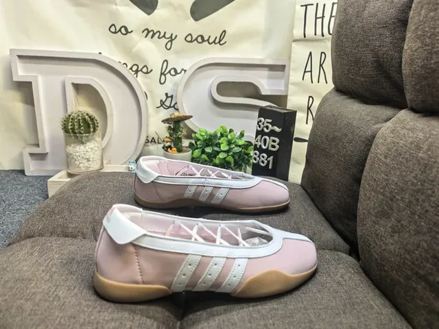 Adidas Samba Gray Beige Laceless Slip-On Metallic Silver Upper Lifestyle Sneakers 11
