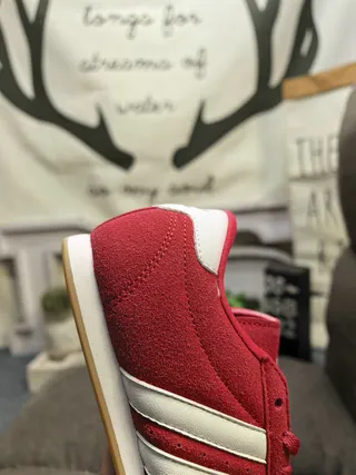 Adidas Samba أحذية كرة القدم الداخلية فضية لامعة وكريمية 3