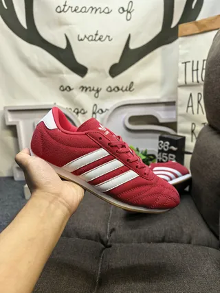 Adidas Samba أحذية كرة القدم الداخلية فضية لامعة وكريمية 5