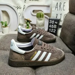 Adidas Spezial भूरी और सफेद कॉर्डुरोई सुडे लाइफस्टाइल स्नीकर्स