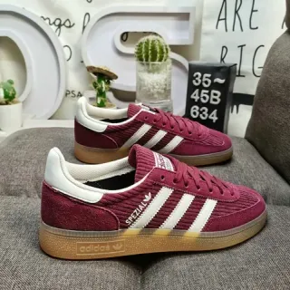 Adidas Spezial बर्गंडी कॉर्डरॉय लाइफस्टाइल स्नीकर