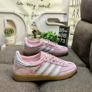 Adidas Spezial गुलाबी सुड लाइफस्टाइल स्नीकर
