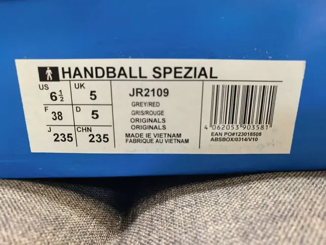 Adidas Spezial गुलाबी सुड लाइफस्टाइल स्नीकर 2