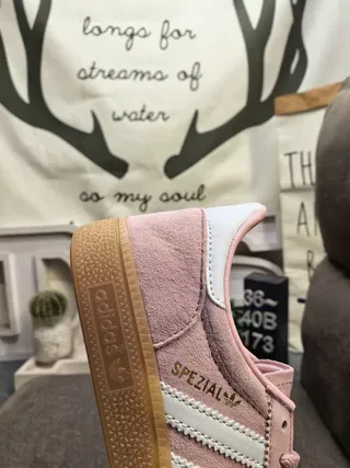Adidas Spezial गुलाबी सुड लाइफस्टाइल स्नीकर 3