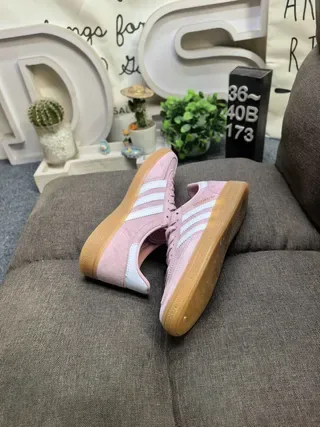 Adidas Spezial गुलाबी सुड लाइफस्टाइल स्नीकर 6
