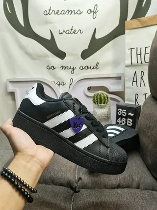 Adidas Superstar 黑白生活方式休闲鞋 5