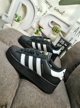 Adidas Superstar 黑白生活方式休闲鞋 7