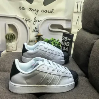 Adidas Superstar सफेद काला लाइफस्टाइल स्नीकर
